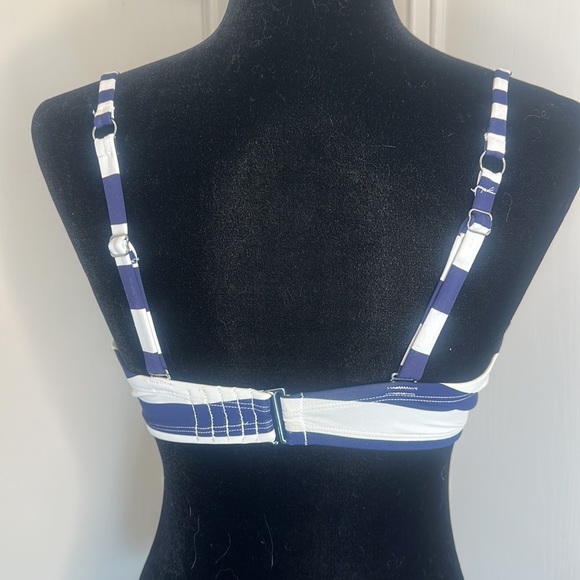 Three bikini tops - Picture 4 of 11